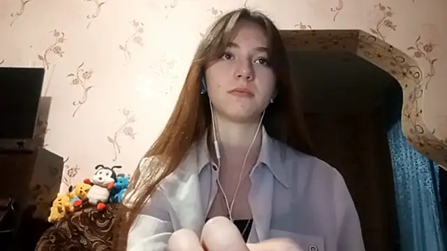Snapshot of Sophiecuttie chatting on 09/27/25, 03:06 Sophiecuttie online show from 09/27/25, 03:06