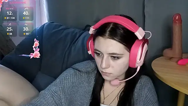 Snapshot of Sophiecuttie chatting on 10/16/25, 03:46 Sophiecuttie online show from 10/16/25, 03:46