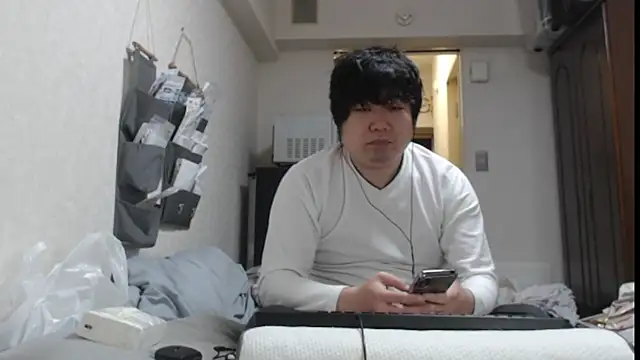 Snapshot of raterate555 chatting on 06/12/26, 10:25 raterate555 online show from 06/12/26, 10:25
