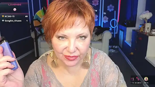 Kira Kenett online show from 10/25/25, 04:57