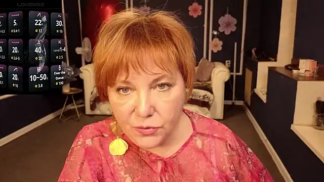 Snapshot of Kira_Kenett chatting on 05/13/26, 05:10 Kira Kenett online show from 05/13/26, 05:10