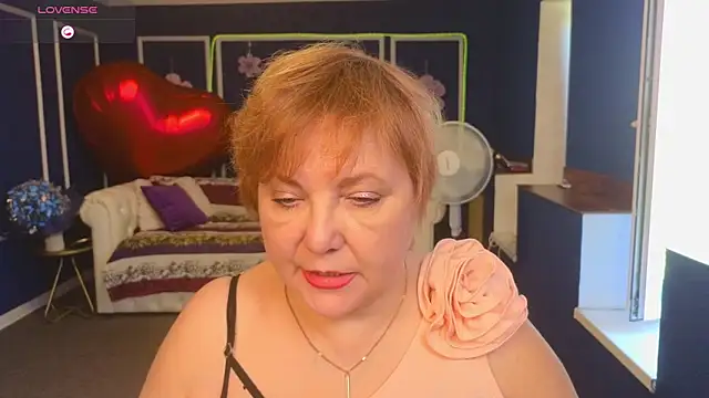 Snapshot of Kira_Kenett chatting on 06/10/26, 06:12 Kira Kenett online show from 06/10/26, 06:12