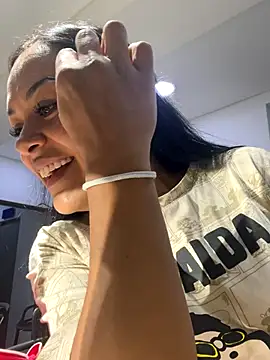 TiffanyyLam online show from 11/01/25, 11:23