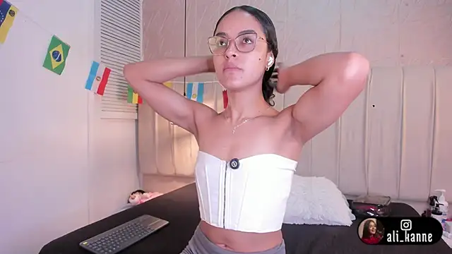 alizza  online show from 06/20/26, 11:46
