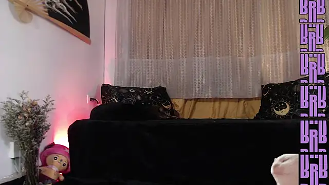 Ellyuwuw online show from 05/06/26, 01:57