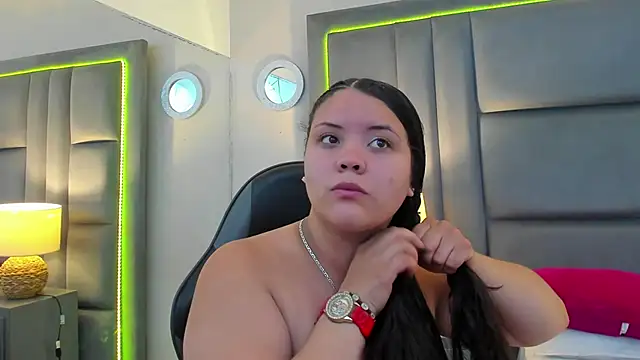 NahiaMonet online show from 11/25/25, 11:43