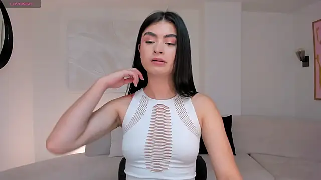 LucyWeiss  online show from 10/02/25, 08:05