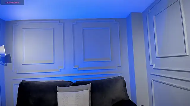 LucyWeiss  online show from 10/19/25, 06:30