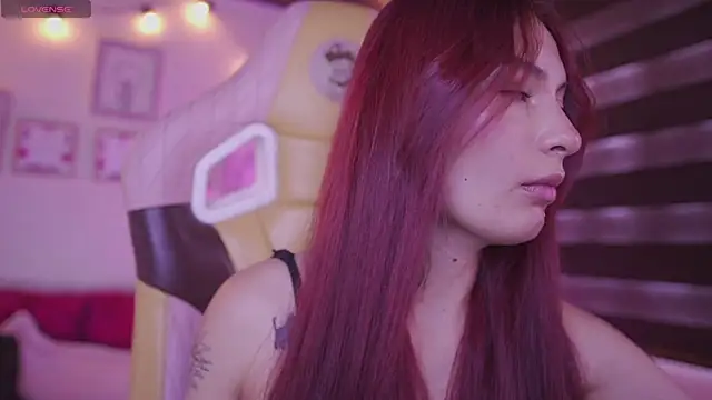 Rebecah 1 online show from 12/19/25, 01:51