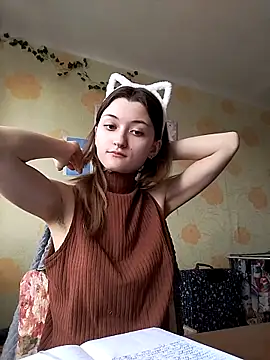 Snapshot of LillySvon chatting on 04/30/26, 03:18 LillySvon online show from 04/30/26, 03:18