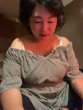 Snapshot of ha-cute chatting on 12/22/25, 02:41 ha-cute online show from 12/22/25, 02:41