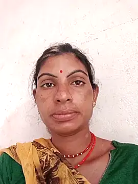 Snapshot of Mansi_ji chatting on 10/17/25, 03:42 Mansi ji online show from 10/17/25, 03:42