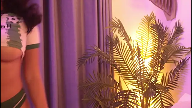 sophie miiuu online show from 04/10/26, 11:09