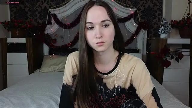 Angeel Kate online show from 12/23/25, 04:43