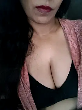 Deepa Sharma143 online show from 04/26/26, 01:36