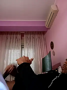 Snapshot of estrogeni chatting on 11/24/25, 07:30 estrogeni online show from 11/24/25, 07:30