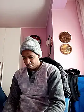 Snapshot of estrogeni chatting on 01/12/26, 10:20 estrogeni online show from 01/12/26, 10:20