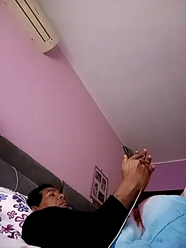 Snapshot of estrogeni chatting on 02/09/26, 07:01 estrogeni online show from 02/09/26, 07:01