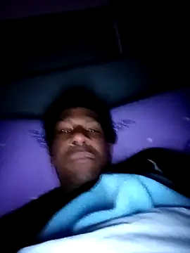 Snapshot of estrogeni chatting on 03/03/26, 09:21 estrogeni online show from 03/03/26, 09:21