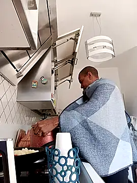 Snapshot of estrogeni chatting on 03/30/26, 08:48 estrogeni online show from 03/30/26, 08:48