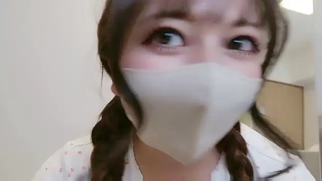 Snapshot of JP_Momo_o0 chatting on 09/18/25, 11:34 JP Momo o0 online show from 09/18/25, 11:34