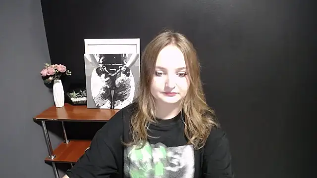 Snapshot of Mystic_nikole chatting on 09/15/25, 01:33 Mystic nikole online show from 09/15/25, 01:33