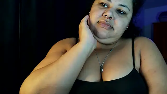 Snapshot of xlatinastar chatting on 06/13/26, 05:00 xlatinastar online show from 06/13/26, 05:00