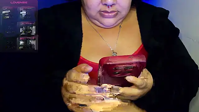 Snapshot of xlatinastar chatting on 07/09/26, 05:06 xlatinastar online show from 07/09/26, 05:06