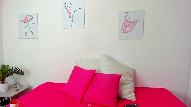 Hill Brownie online show from 10/22/25, 12:16