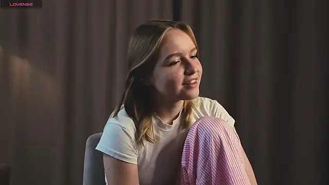 Snapshot of VinnieSerrano chatting on 09/28/25, 03:06 VinnieSerrano online show from 09/28/25, 03:06