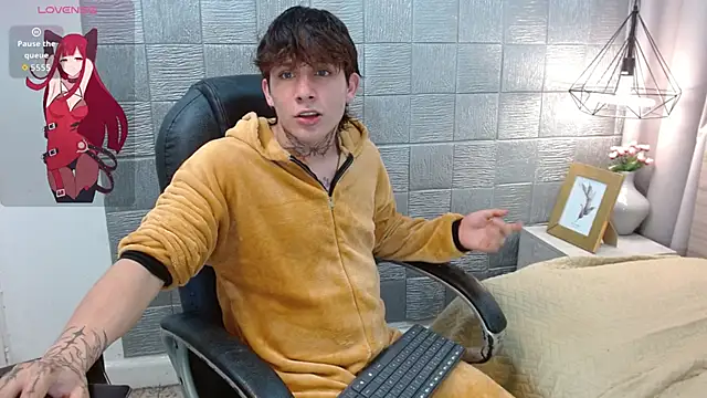 Iantwink18 online show from 09/18/25, 05:37