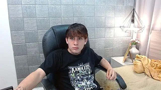 Iantwink18 online show from 09/19/25, 08:31