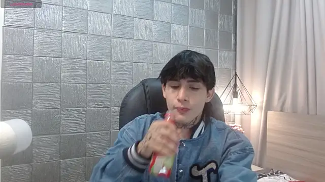 Iantwink18 online show from 11/25/25, 09:59