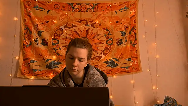 Snapshot of AliceCUNTach chatting on 04/17/26, 05:10 AliceCUNTach online show from 04/17/26, 05:10