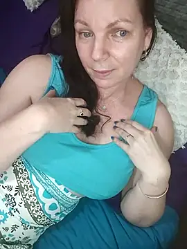 aussiepeaches online show from 09/17/25, 12:29