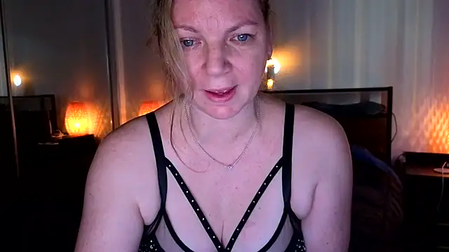 aussiepeaches online show from 04/15/26, 02:18