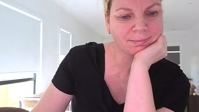 aussiepeaches online show from 04/24/26, 12:13