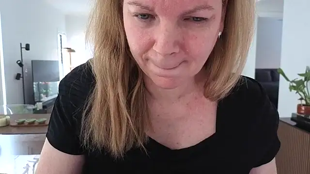 aussiepeaches online show from 04/28/26, 02:27