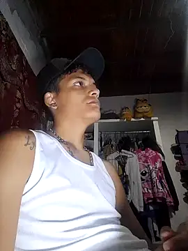 Snapshot of Ale_lux28 chatting on 09/10/25, 04:12 Ale lux28 online show from 09/10/25, 04:12