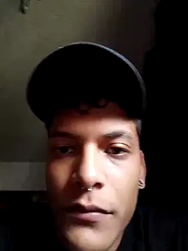 Snapshot of Ale_lux28 chatting on 02/14/26, 04:37 Ale lux28 online show from 02/14/26, 04:37