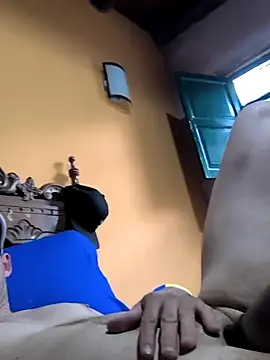 Snapshot of El_Andres_1 chatting on 12/18/25, 10:16 El Andres 1 online show from 12/18/25, 10:16