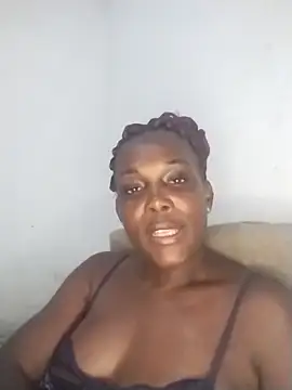Snapshot of Morena_2021 chatting on 12/04/25, 10:18 Morena 2021 online show from 12/04/25, 10:18