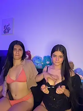 Snapshot of Ashley_and_Zoe chatting on 05/19/26, 02:23 Ashley and Zoe online show from 05/19/26, 02:23