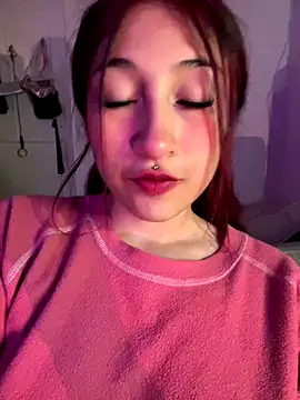 Snapshot of liin_rose chatting on 10/19/25, 12:33 liin rose online show from 10/19/25, 12:33