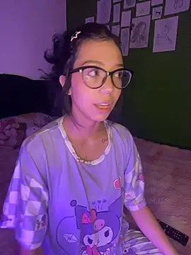 Snapshot of Valen-Foxx chatting on 10/16/25, 05:30 Valen-Foxx online show from 10/16/25, 05:30