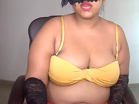 Snapshot of mrymlove chatting on 09/29/25, 07:35 mrymlove online show from 09/29/25, 07:35