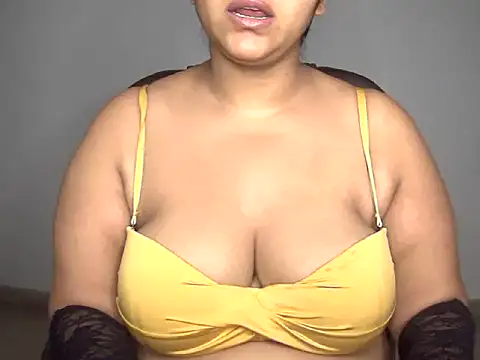 Snapshot of mrymlove chatting on 10/08/25, 05:21 mrymlove online show from 10/08/25, 05:21