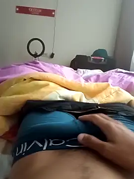 Snapshot of Casfell chatting on 11/04/25, 09:58 Casfell online show from 11/04/25, 09:58