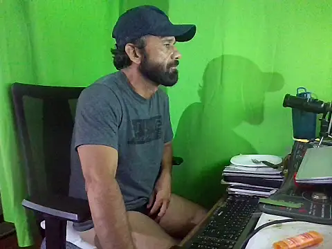 Snapshot of pipeFRIAS chatting on 08/03/26, 06:00 pipeFRIAS online show from 08/03/26, 06:00