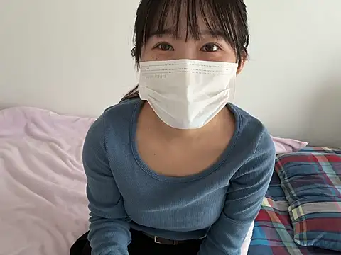 Snapshot of hikiwarinatto_xoxo chatting on 10/19/25, 01:06 hikiwarinatto xoxo online show from 10/19/25, 01:06